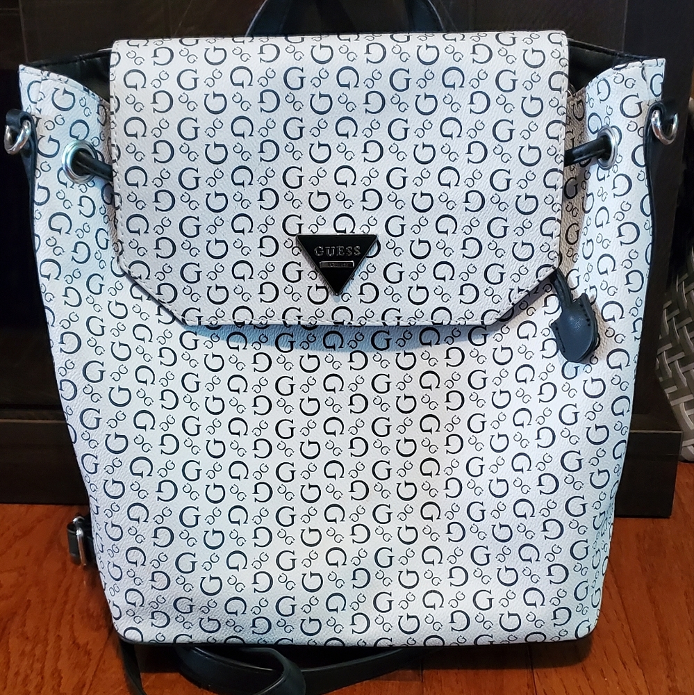 Guess convertible backpack crossbody